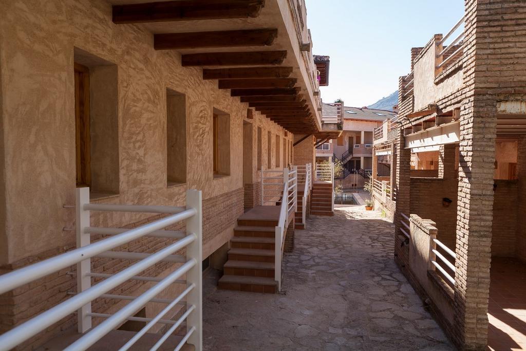 Apartamentos Cazorla Valle アロヨ・フリオ エクステリア 写真