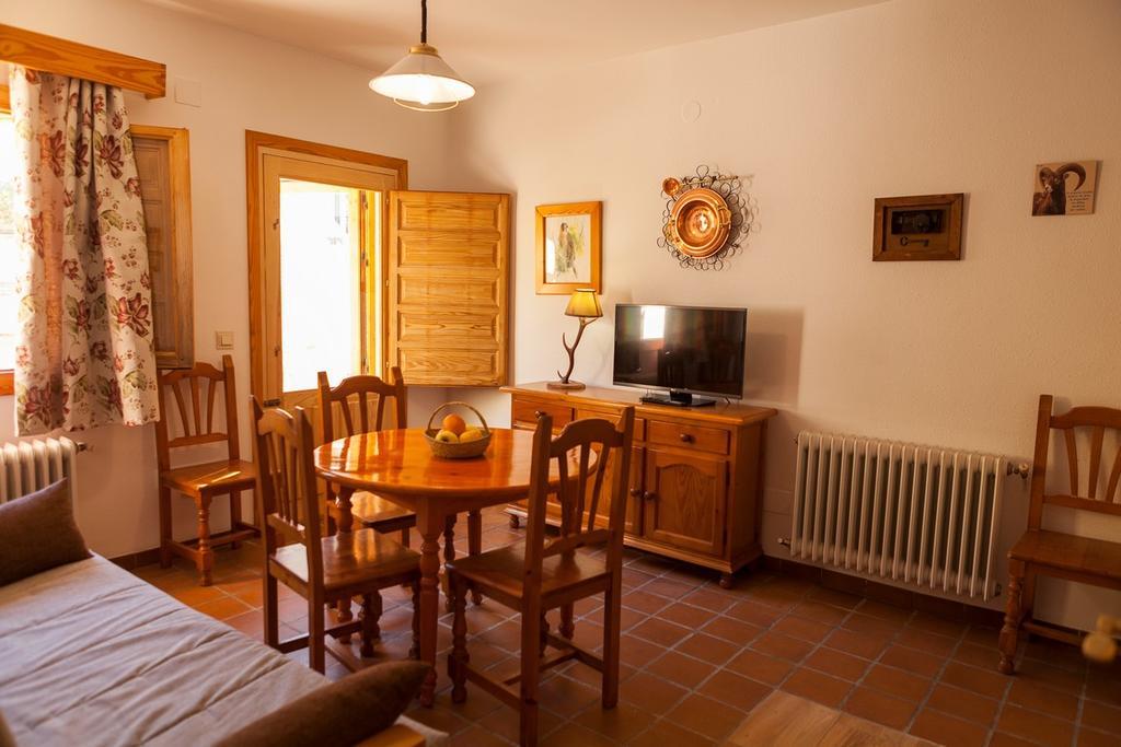 Apartamentos Cazorla Valle アロヨ・フリオ エクステリア 写真